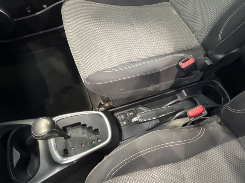TOYOTA YARIS HYBRIDE 2015 - Photo n°19