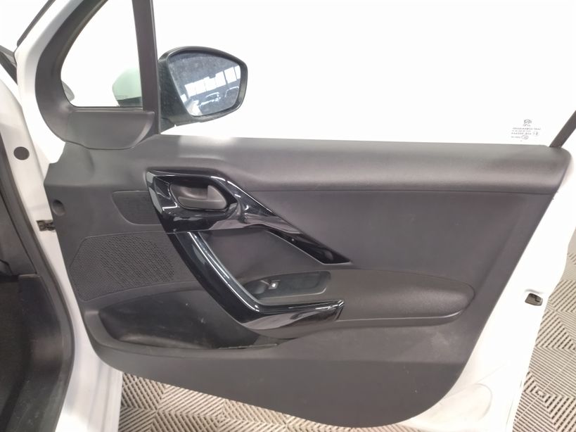 PEUGEOT 208 AFFAIRE 2018 - Photo n°8