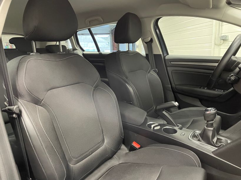 RENAULT MEGANE IV ESTATE 2022 - Photo n°11