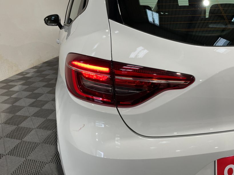 RENAULT CLIO V 2021 - Photo n°8