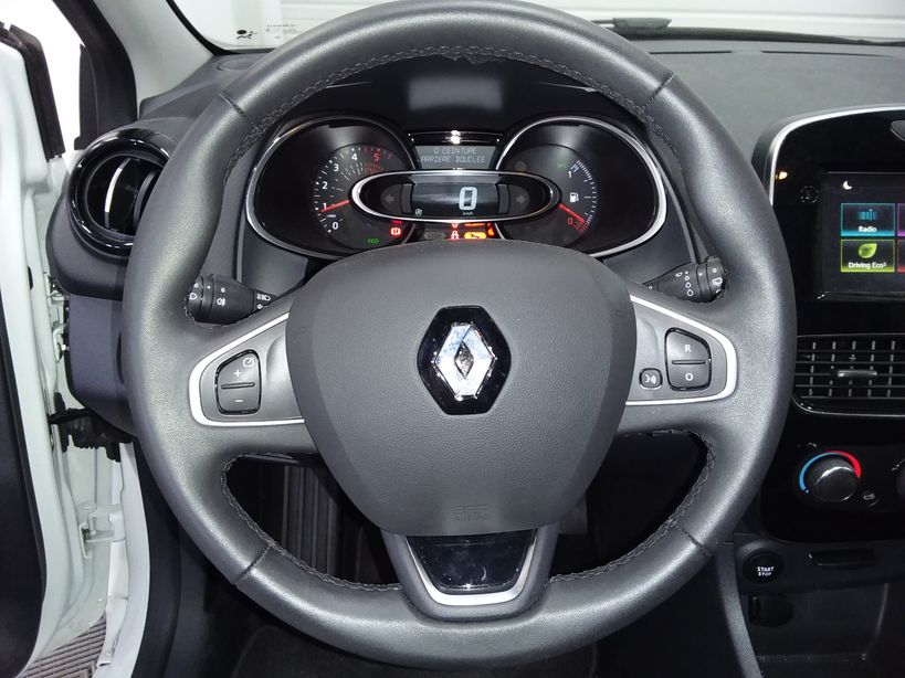 RENAULT CLIO IV 2017 - Photo n°14