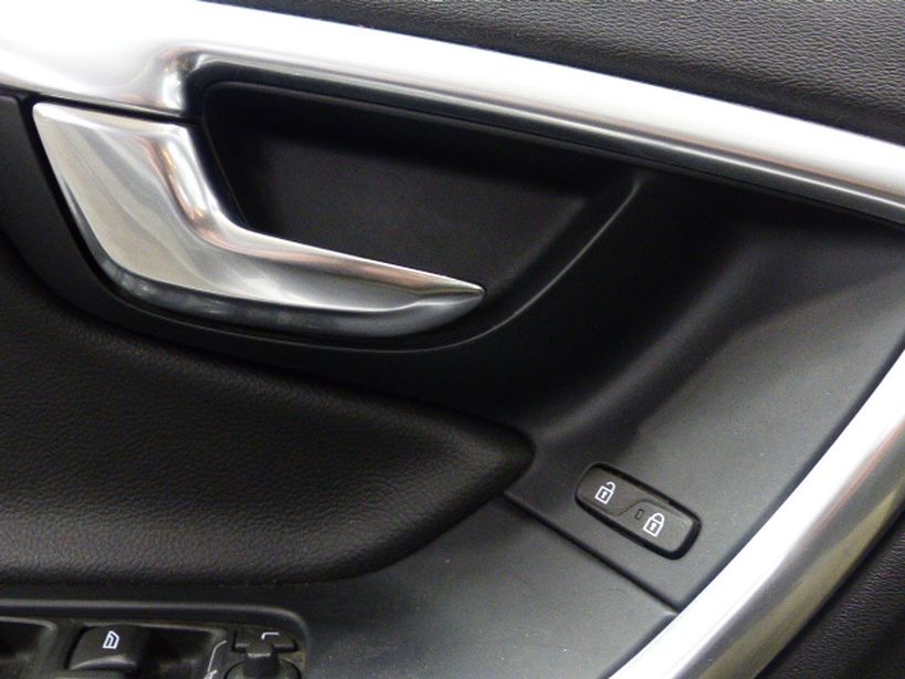 VOLVO V60 CROSS COUNTRY 2015 - Photo n°13