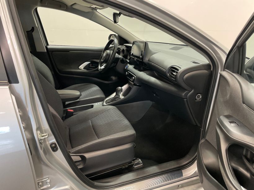 TOYOTA YARIS HYBRIDE MY22 2022 - Photo n°7