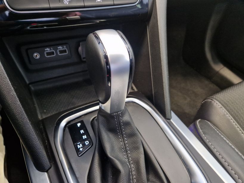 RENAULT MEGANE IV BERLINE 2023 - Photo n°16