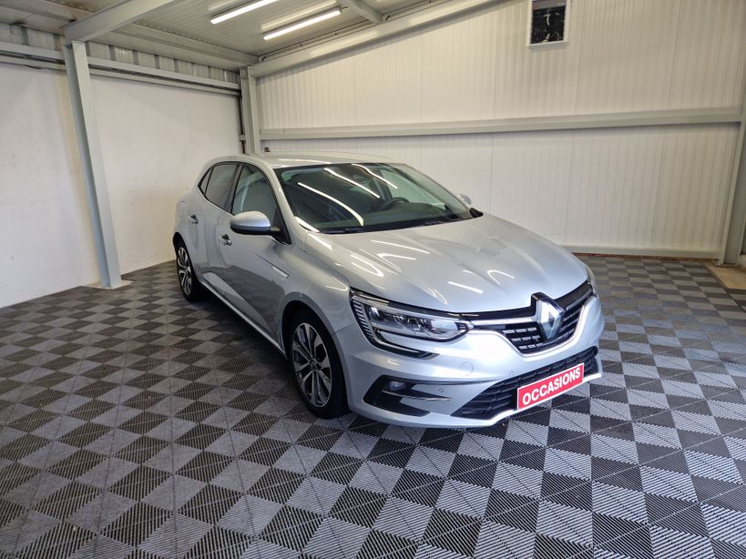 RENAULT MEGANE IV BERLINE 2023 - Photo n°2