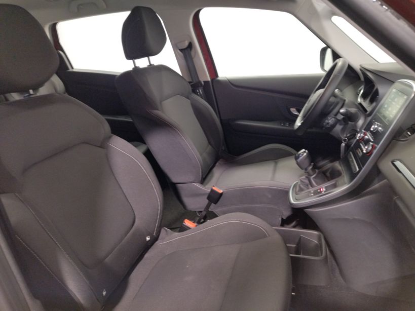 RENAULT GRAND SCENIC IV 2019 - Photo n°9