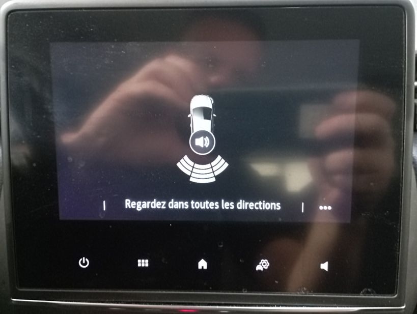 RENAULT CLIO V 2019 - Photo n°17