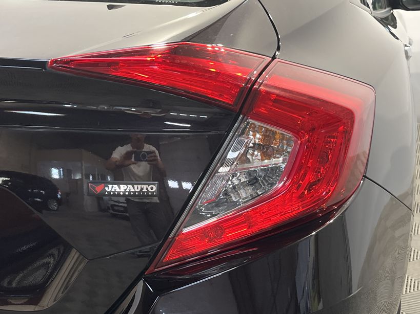 HONDA CIVIC 4 PORTES 2018 2019 - Photo n°7