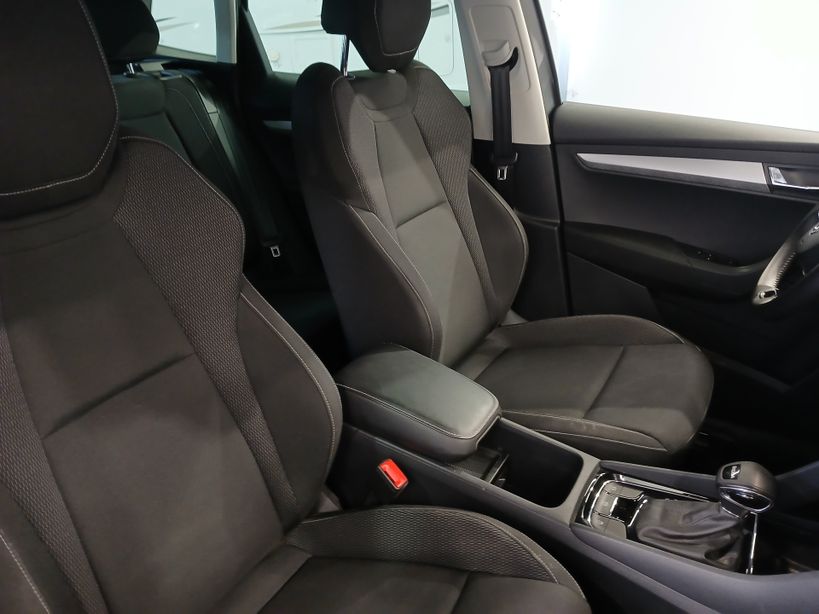 SKODA KAROQ 2023 - Photo n°6