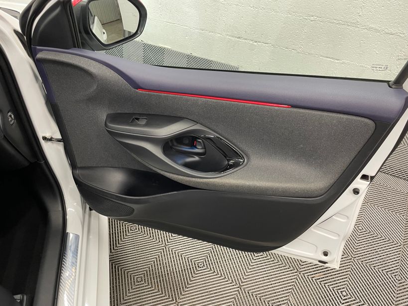 TOYOTA YARIS HYBRIDE MY20 2022 - Photo n°35