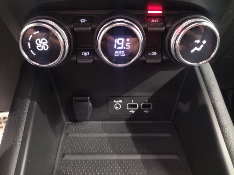 RENAULT CAPTUR 2021 - Photo n°21
