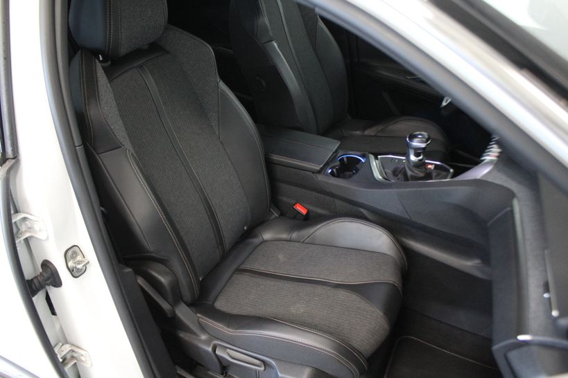 PEUGEOT 3008 2018 - Photo n°8