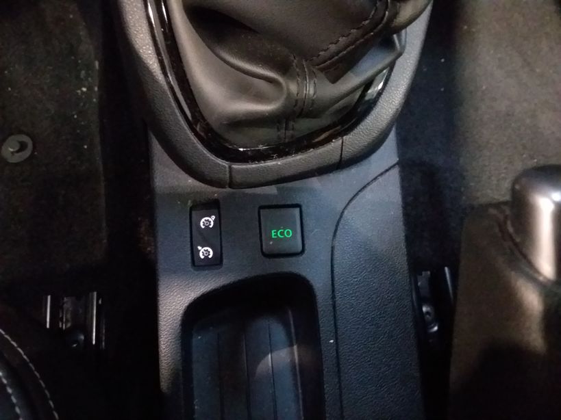 RENAULT CLIO IV 2018 - Photo n°19