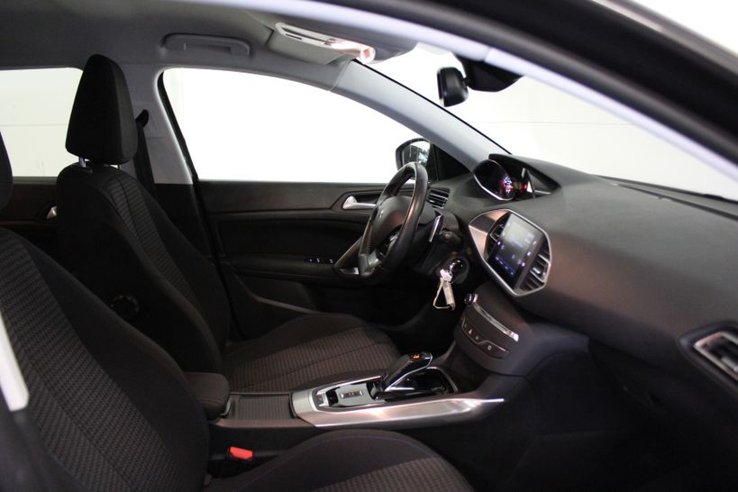 PEUGEOT 308 2019 - Photo n°6
