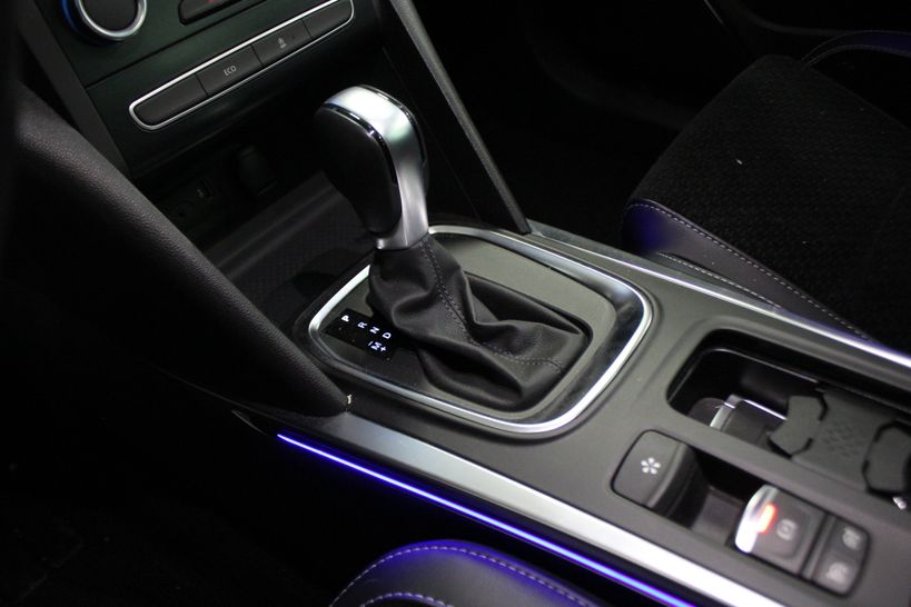 RENAULT MEGANE IV BERLINE 2020 - Photo n°12