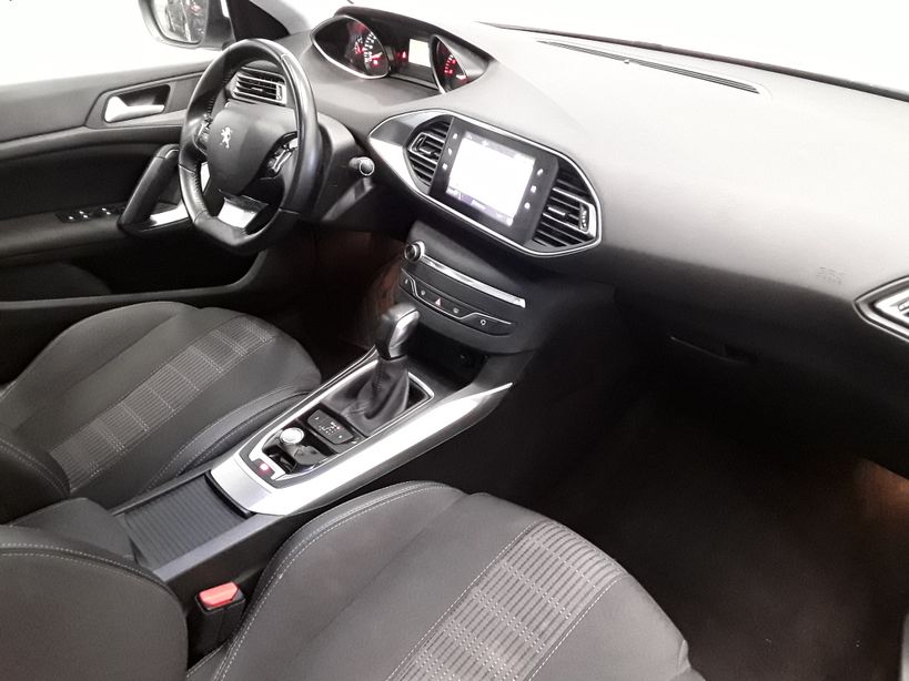 PEUGEOT 308 2018 - Photo n°5