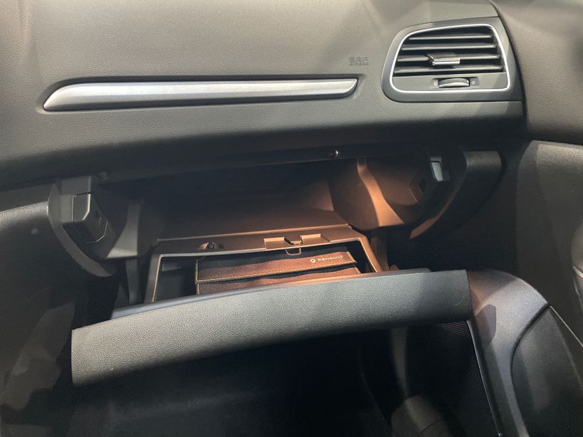 RENAULT MEGANE IV BERLINE 2021 - Photo n°25