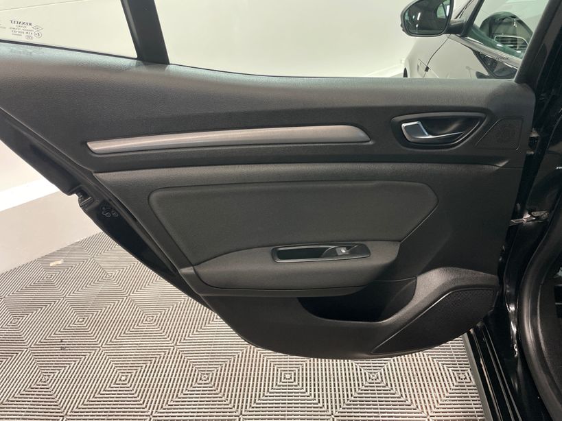 RENAULT MEGANE IV BERLINE 2022 - Photo n°26