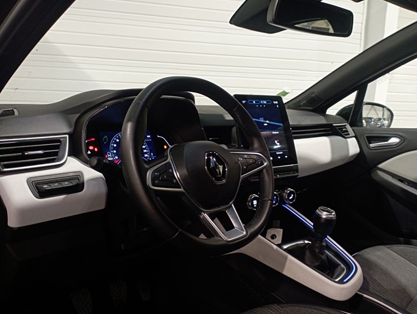 RENAULT CLIO V 2021 - Photo n°12