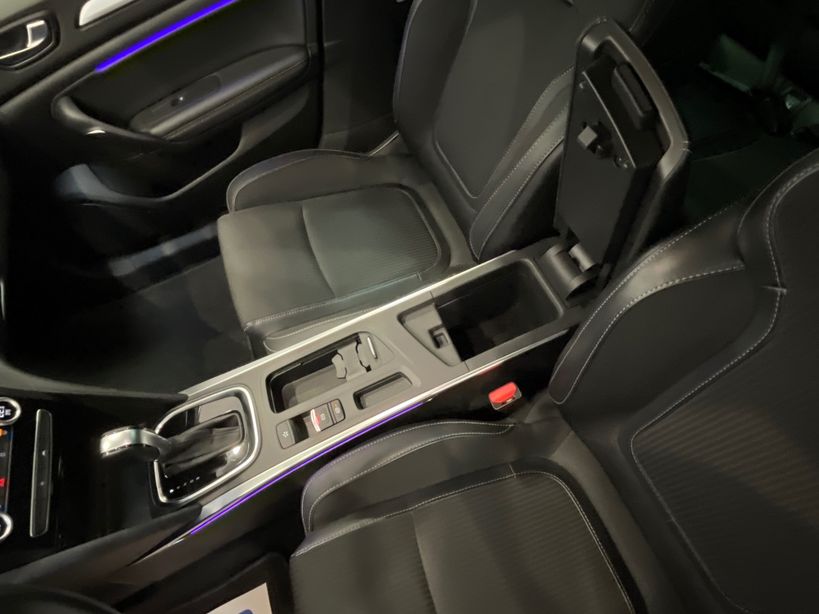 RENAULT MEGANE IV BERLINE 2022 - Photo n°21