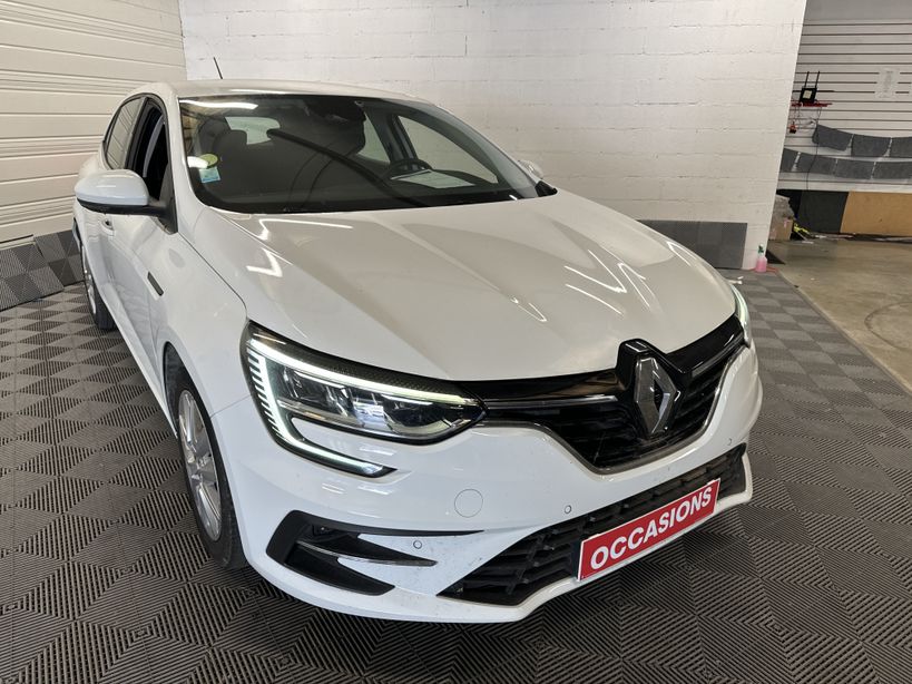 RENAULT MEGANE IV BERLINE 2020 - Photo n°3