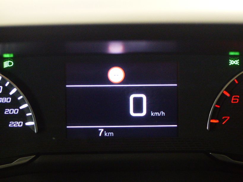 PEUGEOT 208 2022 - Photo n°4