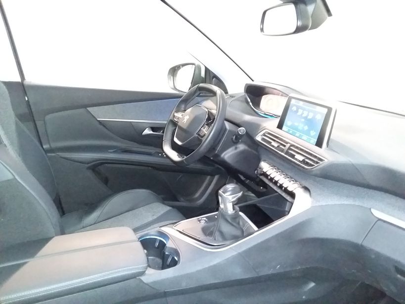 PEUGEOT 3008 2019 - Photo n°5