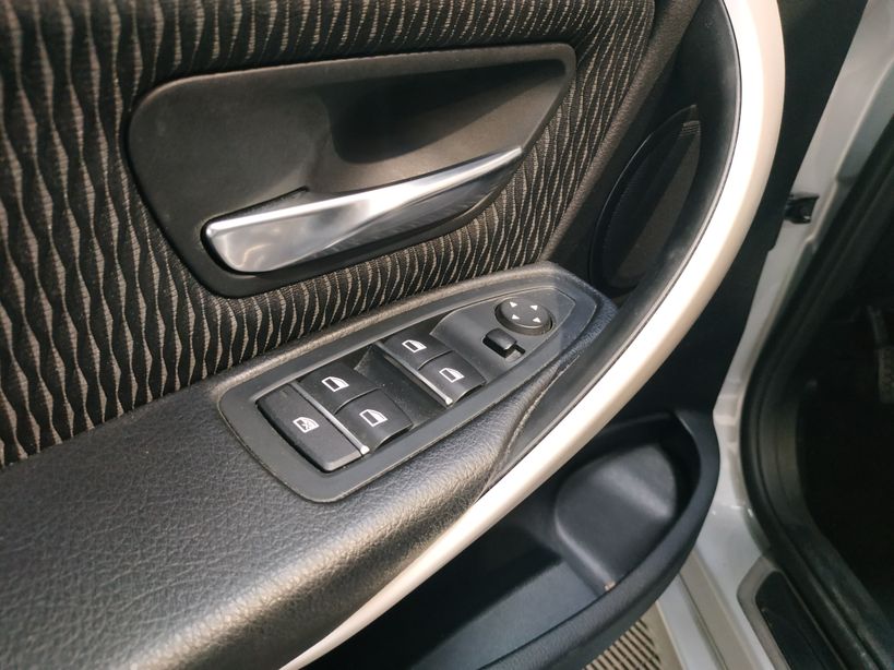 BMW SERIE 3 F30 LCI 2015 - Photo n°20