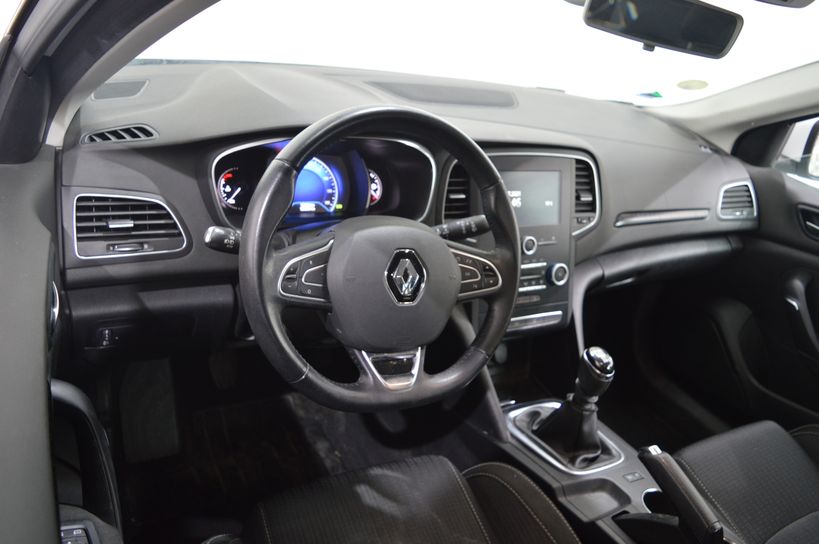 RENAULT MEGANE IV ESTATE BUSINESS 2017 - Photo n°9