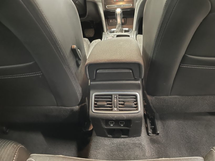 RENAULT MEGANE IV BERLINE 2021 - Photo n°32