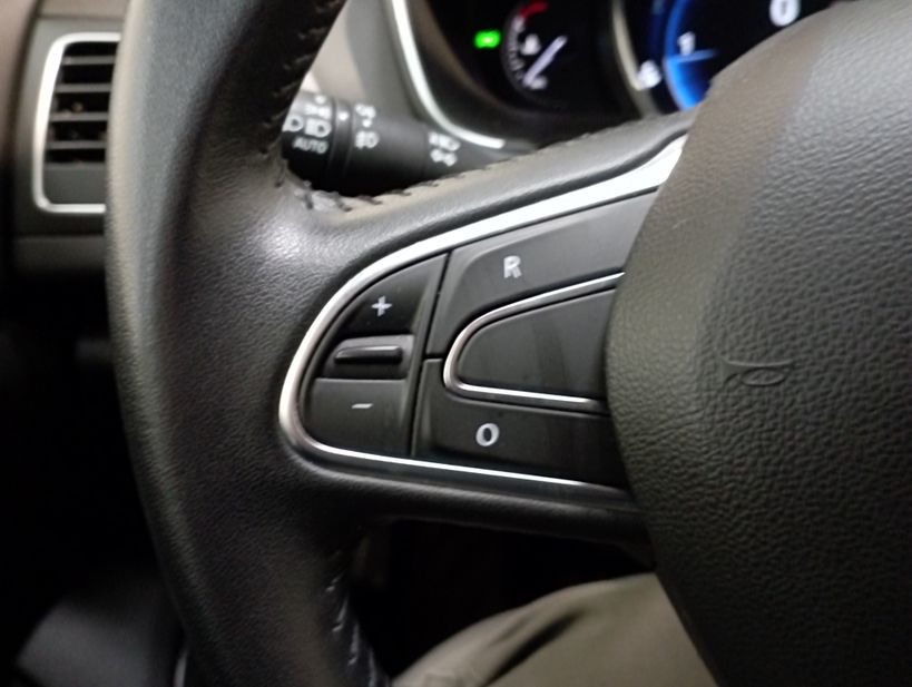 RENAULT MEGANE IV BERLINE BUSINESS 2020 - Photo n°25