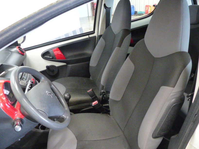 PEUGEOT 107 2013 - Photo n°6