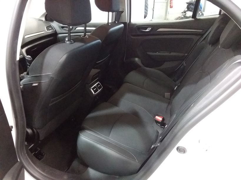 RENAULT MEGANE IV BERLINE 2021 - Photo n°24