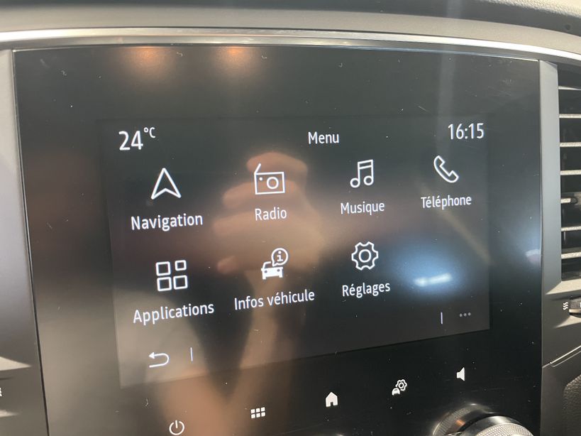 RENAULT MEGANE IV BERLINE 2022 - Photo n°28