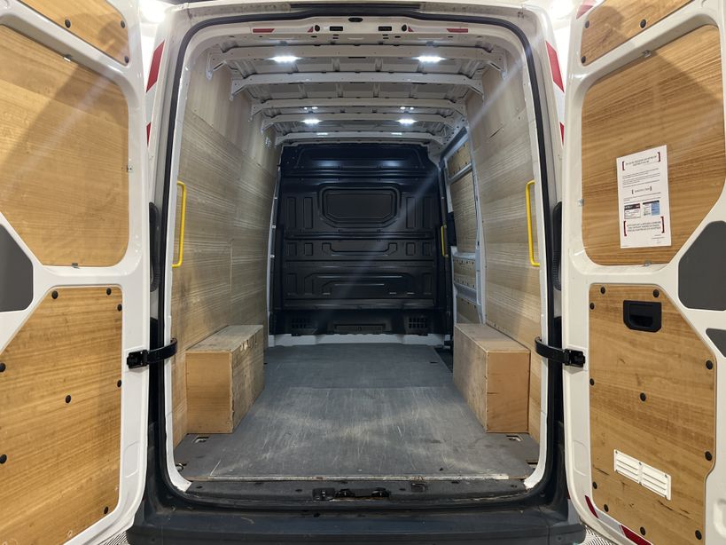 VOLKSWAGEN CRAFTER VAN 2019 - Photo n°39