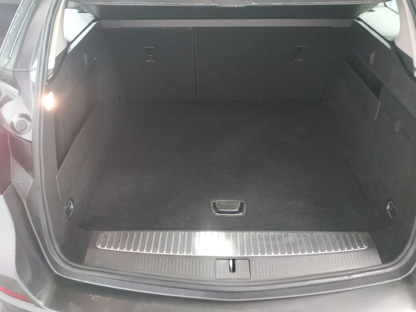 OPEL ASTRA SPORTS TOURER 2011 - Photo n°9