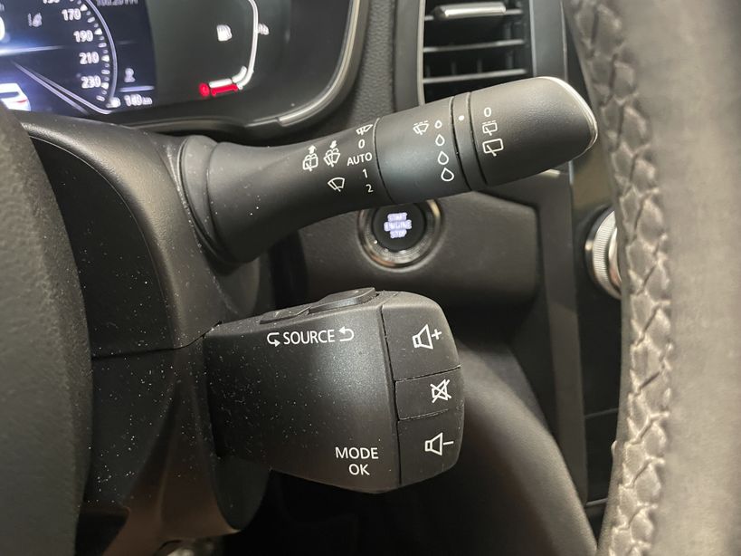 RENAULT MEGANE IV BERLINE 2021 - Photo n°29