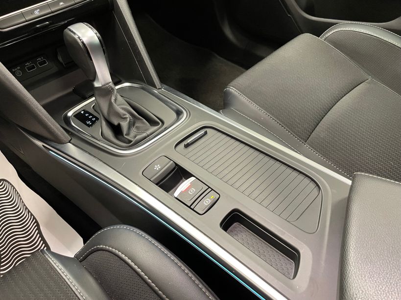 RENAULT MEGANE IV BERLINE 2022 - Photo n°23