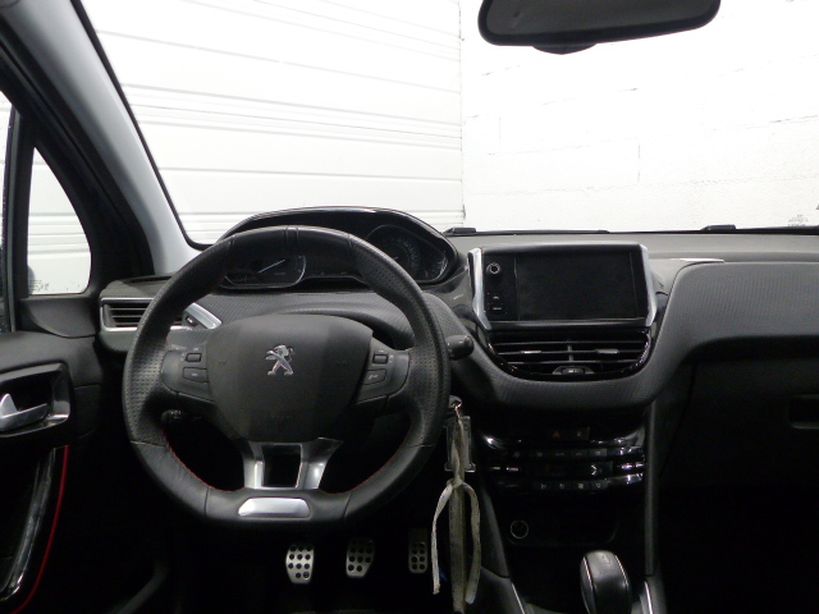 PEUGEOT 208 2017 - Photo n°12