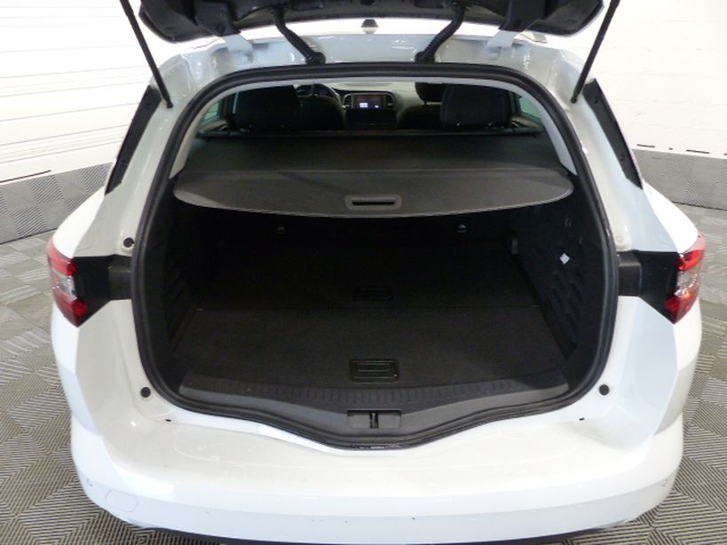 RENAULT MEGANE IV ESTATE 2020 - Photo n°10