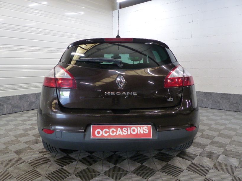 RENAULT MEGANE III BERLINE 2011 - Photo n°10