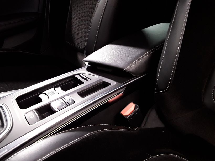 RENAULT MEGANE IV BERLINE 2016 - Photo n°26