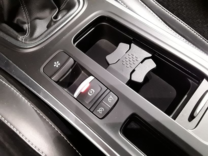 RENAULT MEGANE IV BERLINE 2016 - Photo n°13