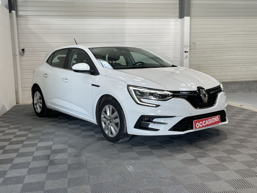 RENAULT MEGANE IV BERLINE 2021 - Photo n°3