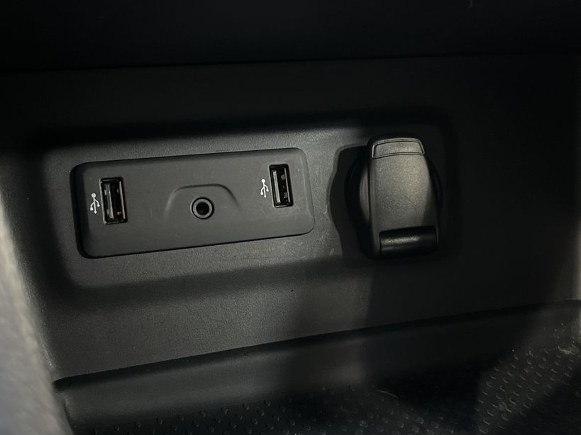 RENAULT MEGANE IV BERLINE 2020 - Photo n°19