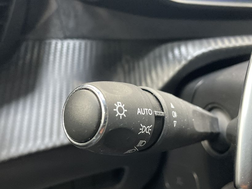 PEUGEOT 208 2020 - Photo n°32