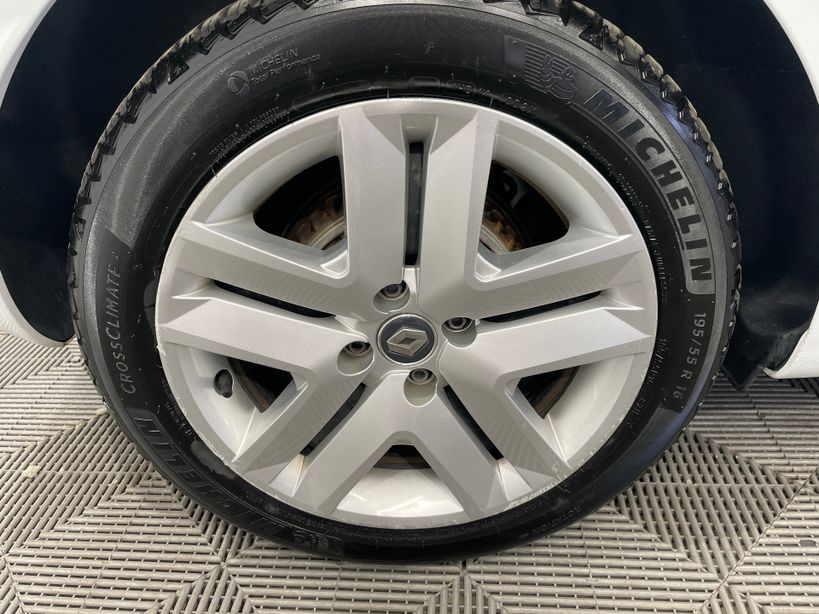 RENAULT CLIO V 2021 - Photo n°15