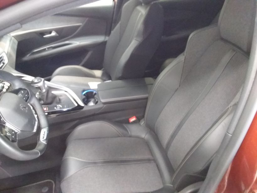 PEUGEOT 3008 2019 - Photo n°6