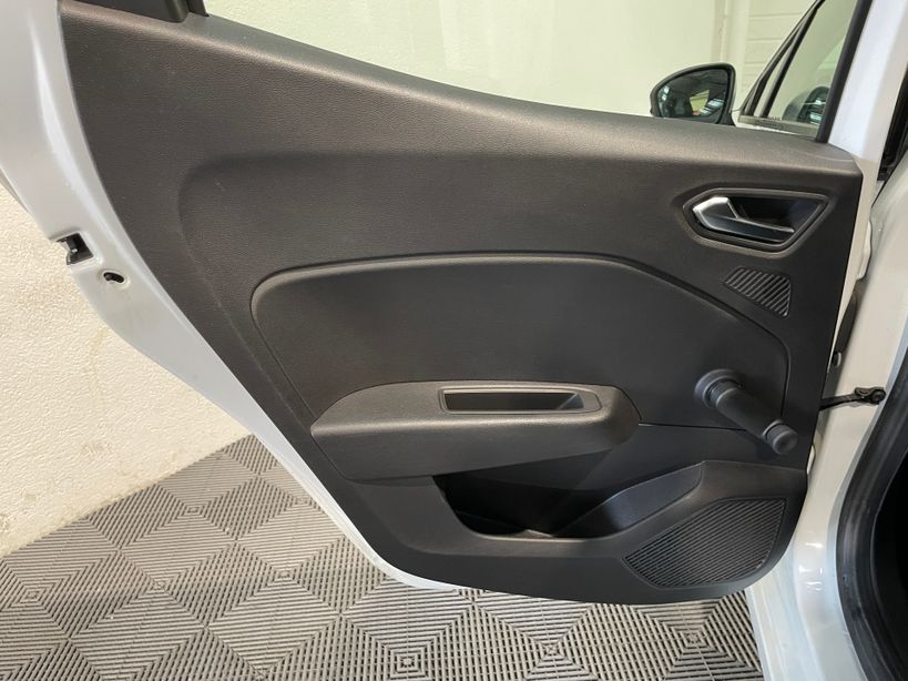 RENAULT CLIO V 2020 - Photo n°16