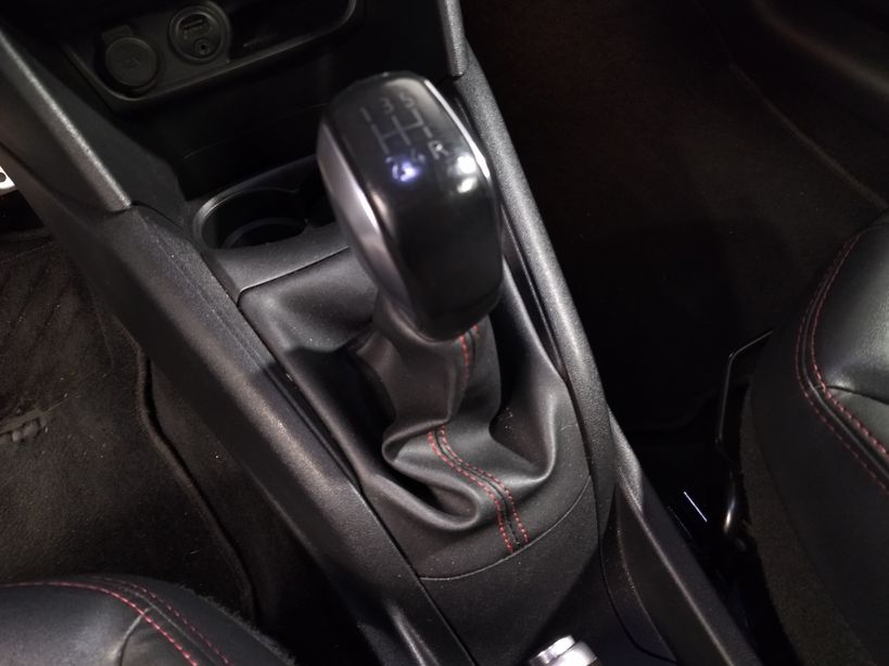 PEUGEOT 208 2016 - Photo n°13